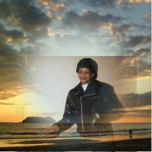 Meet your Posher, Iris